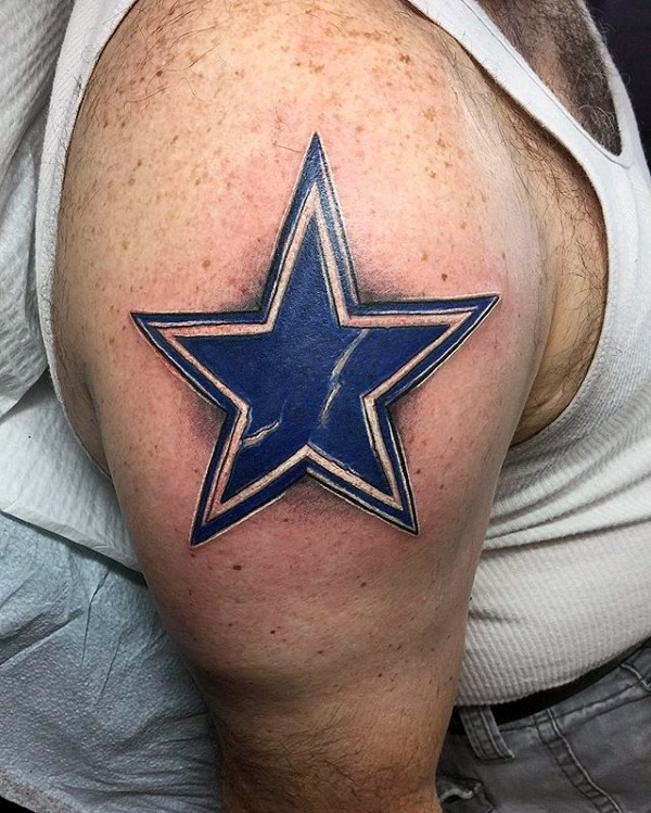 3D amazing looking shoulder tattoo of big star