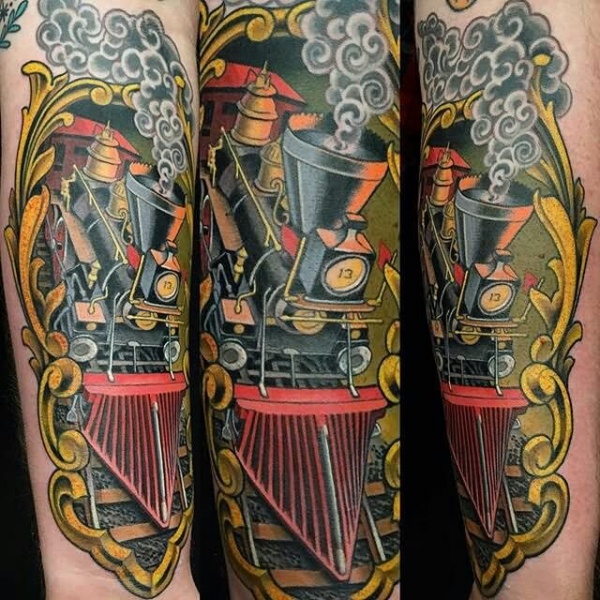 3D como belo braço pintado e colorido tatuagem de trem a vapor