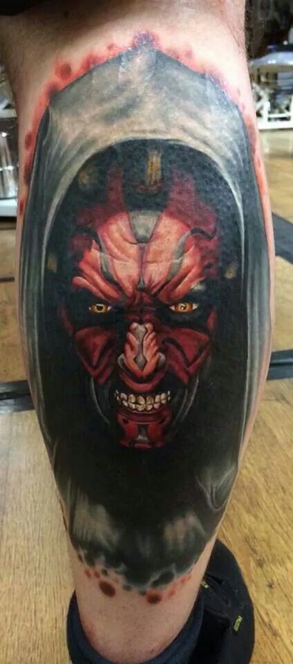 3D realistico Star Wars  guerriero oscuro tatuaggio su gamba