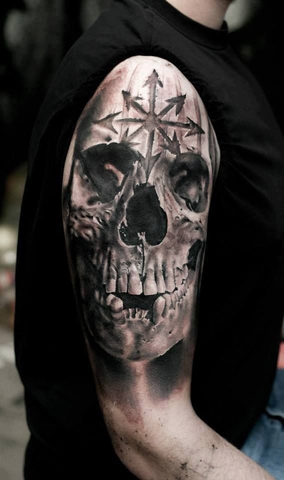 3d spaventoso cranio realistico segno sacro tatuaggio a mezza manica