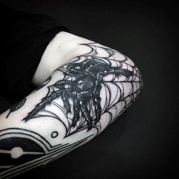 3D Stil schwarze große Spinne Tattoo am Unterarm
