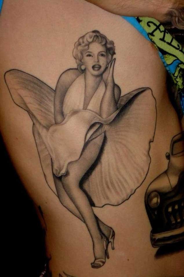 3D Stil natürlich aussehendes farbiges Seite Tattoo mit verführerischer Marilyn Monroe