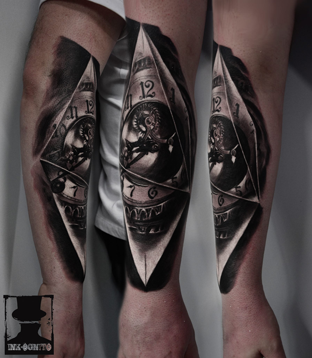 3D style very detailed arm tattoo of rhombus with old mechanical clock