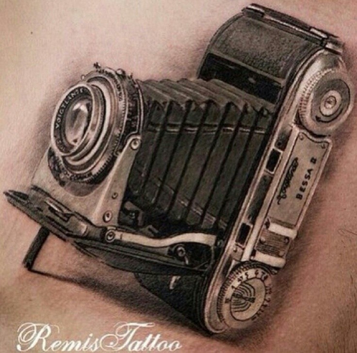 3D style very detailed realistic tattoo of antic camera