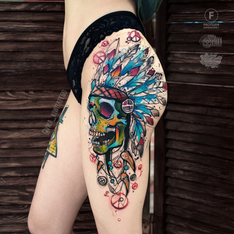 Awesome sketch graphics skull tattoo on hip