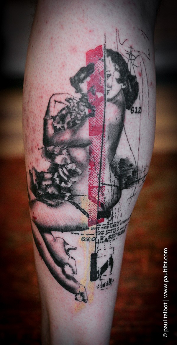Tatuaggio con la gamba della donna seducente in stile polka trash