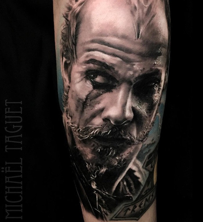 Floki portrait tattoo en el brazo de Michael Taguet