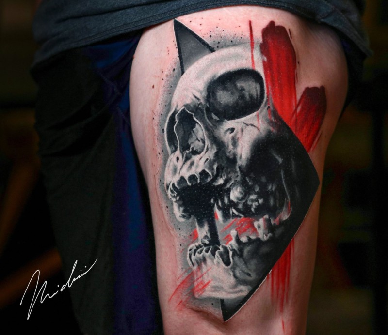 Great skull tattoo on thight