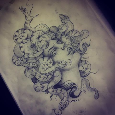 Grey-ink afflicted medusa gorgona tattoo design