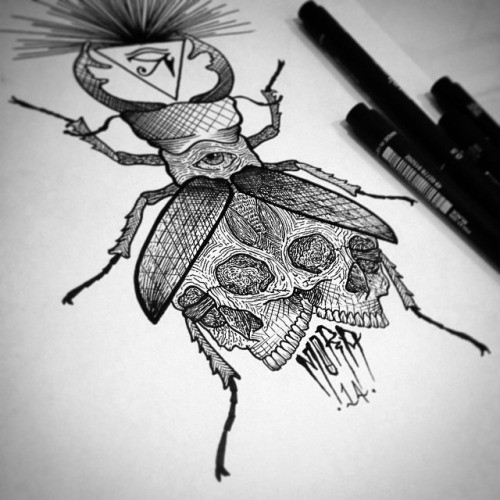 Mystic grey-ink bug with skall and illuminati prints tattoo design