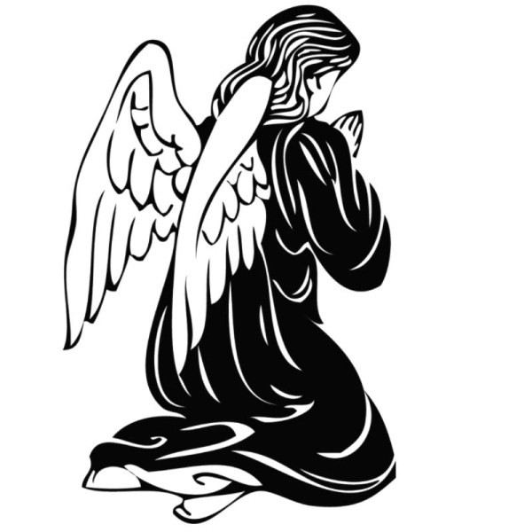 Anjo orando em um manto negro com design de tatuagem de asas brancas