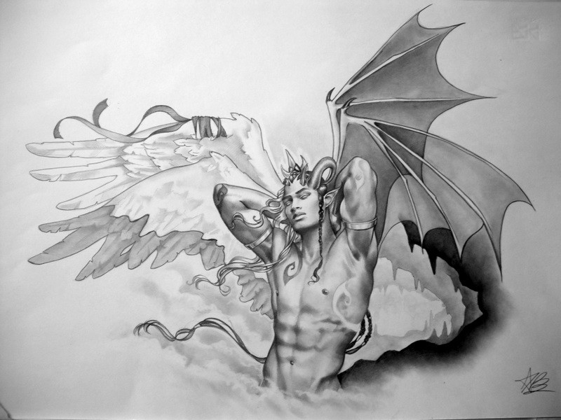 Demônio masculino muscular sexual com chifres e tatuagem de asas de morcego
