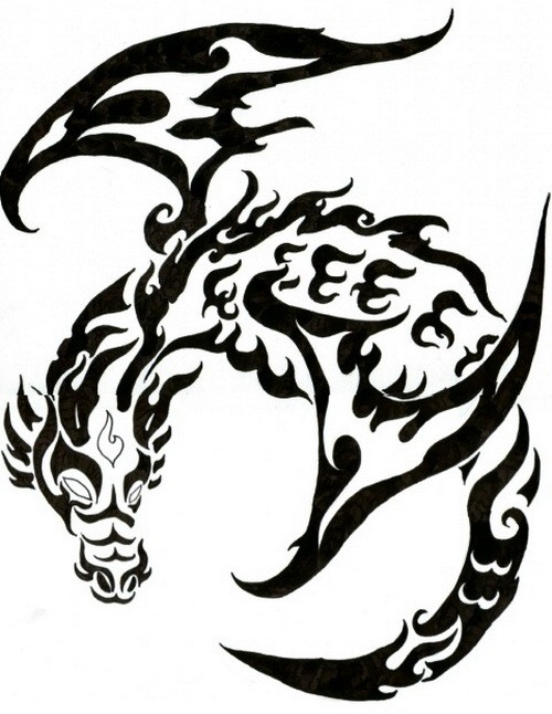 Dragão voador tribal com desenho de tatuagem de asas minúsculas