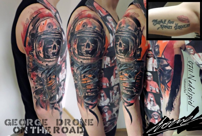 Neuschulstil farbiger Oberarm Tattoo des toten Weltraumfahrers