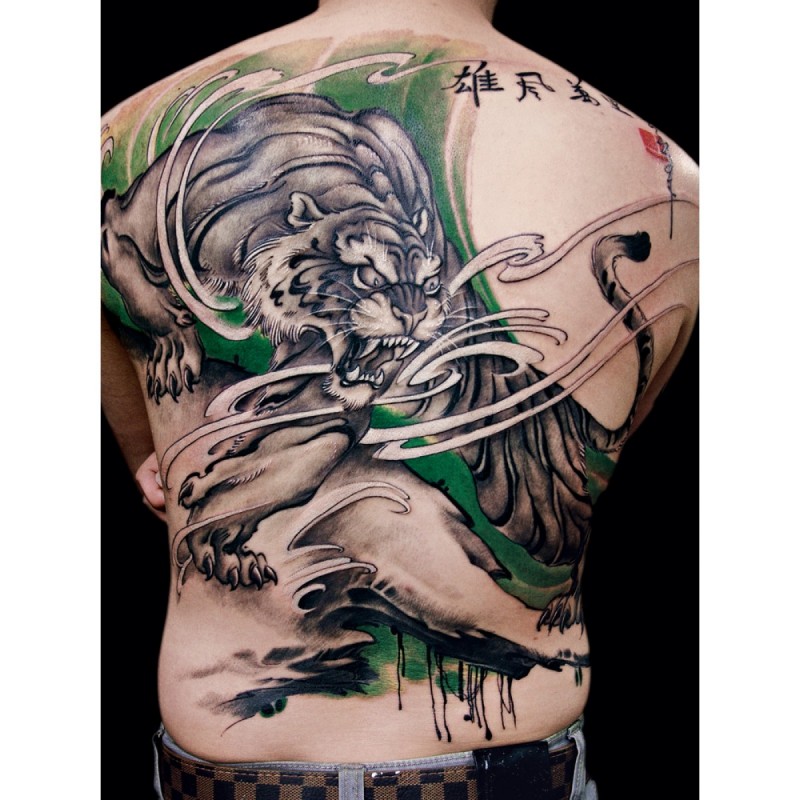 Aborable chinese tiger tattoo on whole back
