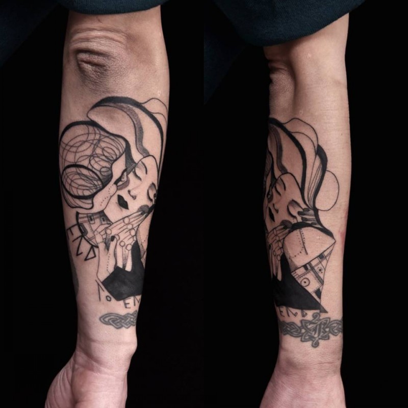 Abstrakter Stil schwarzes Unterarm Tattoo mit Gesicht der Frau