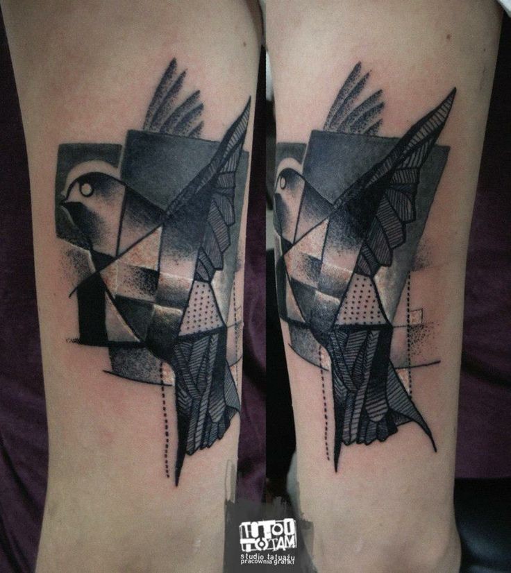 Abstrakter Stil schwarzes Bein Tattoo mit fliegendem Vogel