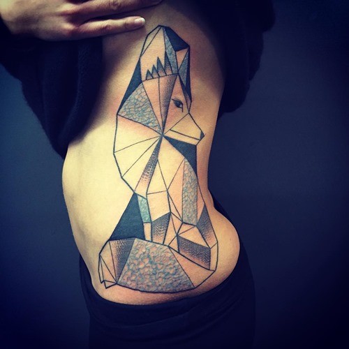 Tatuaje del zorro en color estilo abstracto en figuras geométricas