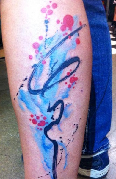 Abstrakter Stil mehrfarbiges Verzierung Tattoo am Bein