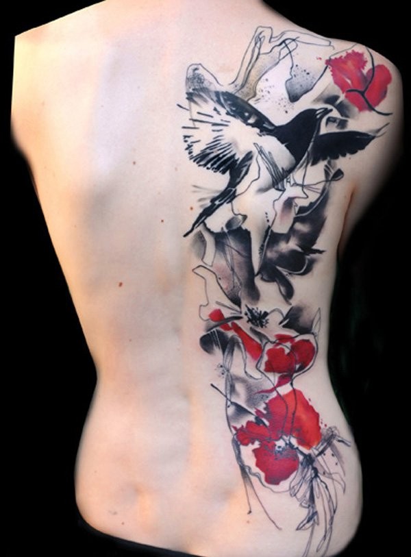 Akkurate farbige Blumen Tattoo mit fliegendem Vogel