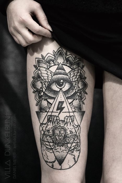 incredibile nero grigio simbolo massonico tatuaggio su coscia per femmina