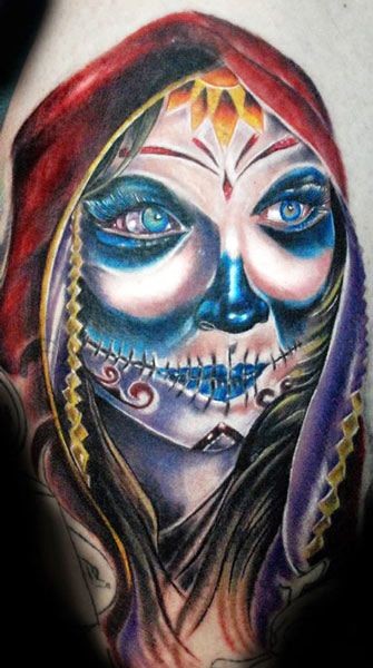 Tatuaje  de santa muerte chica, diseño pintoresco