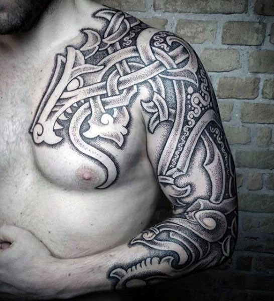 Tatuaje en el pecho y brazo,  dragón único estilizado, estilo asiático