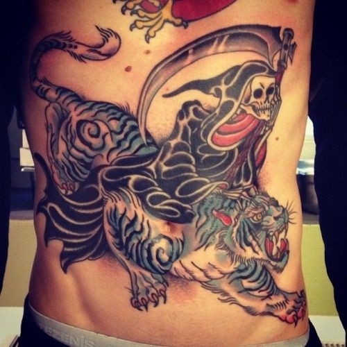 Asiatischrn Stil Tattoo mit Tod und Tiger von Chriss Dettmer