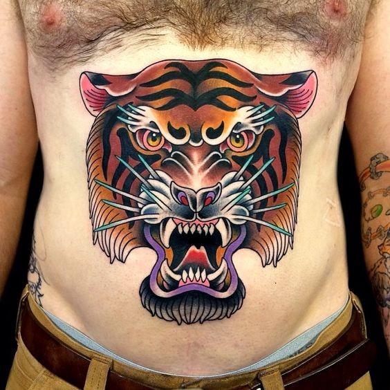 Tatuaje en el vientre, cara de tigre fantástico, estilo asiático