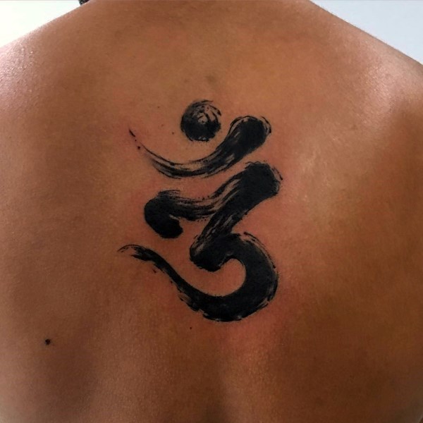 Asian traditional style black ink back tattoo of symbol