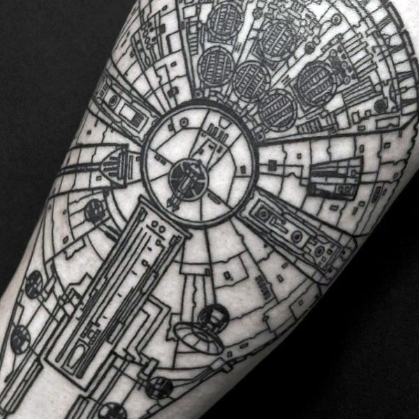 Fantastisches schwarzes Millennium Falcon Schiff Tattoo am Arm
