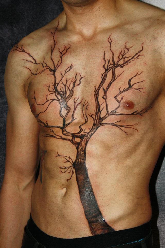 eccezionale albero tatuaggio per uomo
