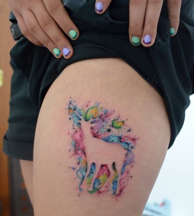 Tatuaje en la pierna, ciervo de acuarela