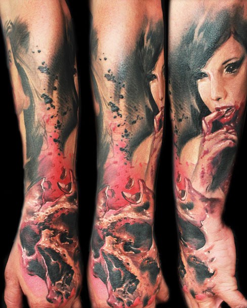 Tattoo von schöner Frau  mit Totenkopf am  Unterarm von Kamil Terczynski