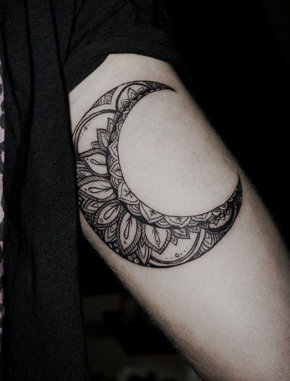 Beautiful patchwork moon tatoo