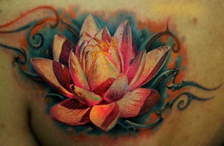 Schöne realistische detaillierte Lotus Tätowierung