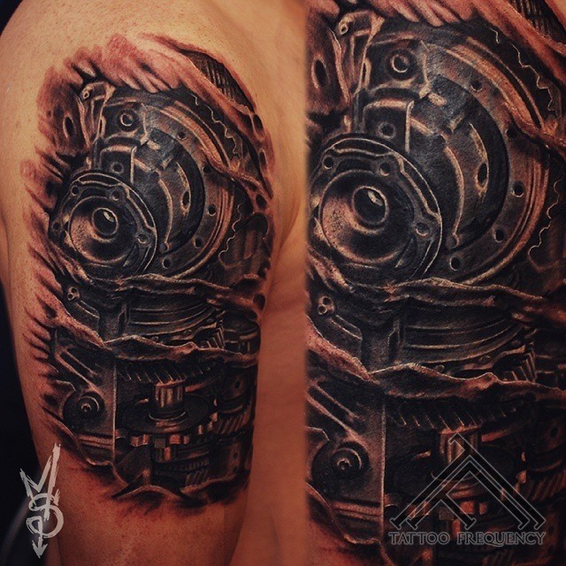 grande bianco e nero meccanismo tatuaggio su braccio