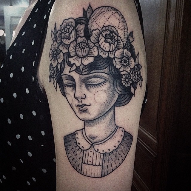 Big black ink cute woman portrait tattoo on shoulder with flowers