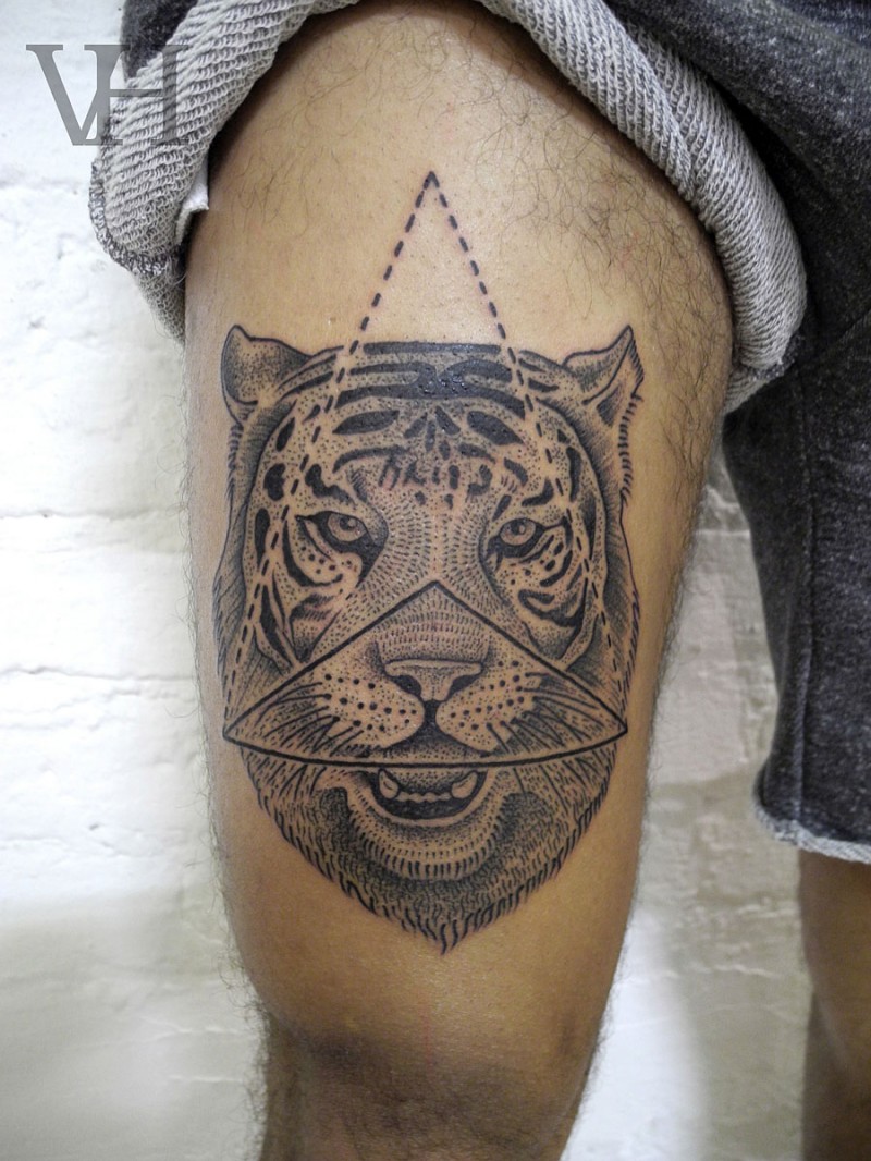 Big black ink engraving style thigh tattoo of tiger with triangle