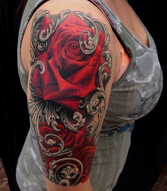 Tatuaje en el brazo, rosas grandes espléndidas