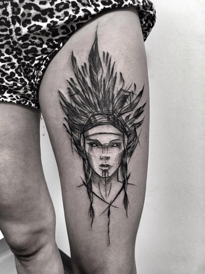 Bit von Inez Janiak Oberschenkel Tattoo der indischen Frau gemalt