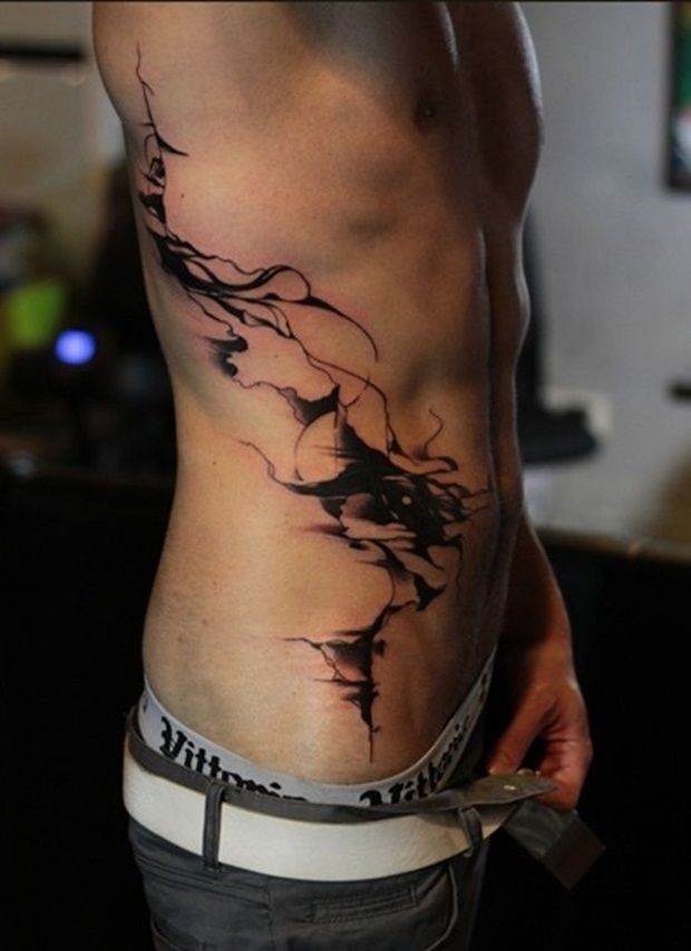 astrazione nera tatuaggio su costolette per uomo