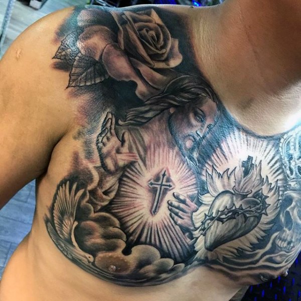 Schwarzer und grauer Stil religiöses Tattoo an ganzer Brust mit Rosen