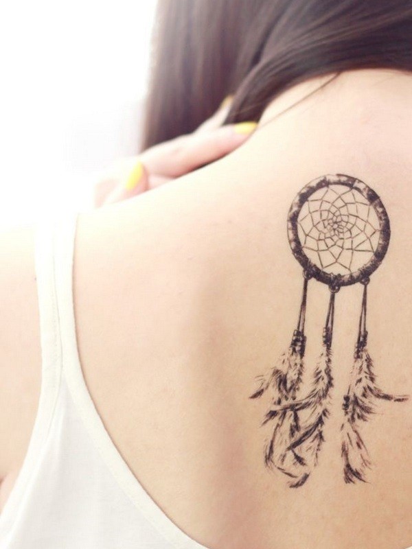 Schwarzweißes Rücken Tattoo von Traumfänger