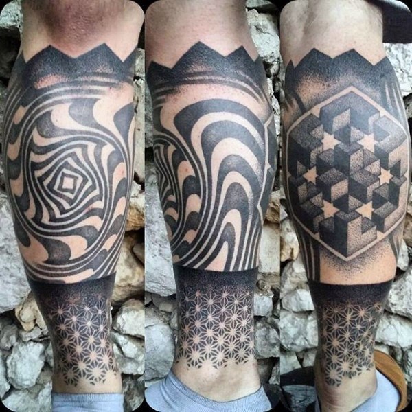 Creativo di inchiostro nero dipinto in un tatuaggio di gamba stile dotwork di ornamento ipnotico combinato con una figura geometrica