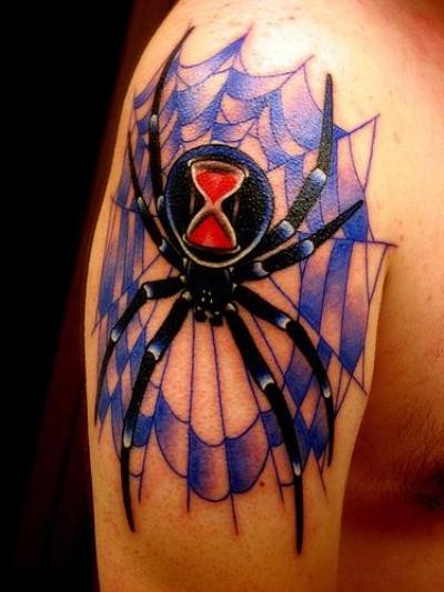 Schwarze Spinne und purpurrotes Spinnennetz Tattoo
