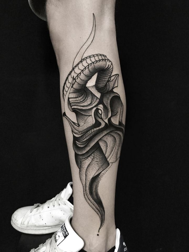 Blackwork estilo agradável procura tatuagem de perna de elefante por Michele Zingales