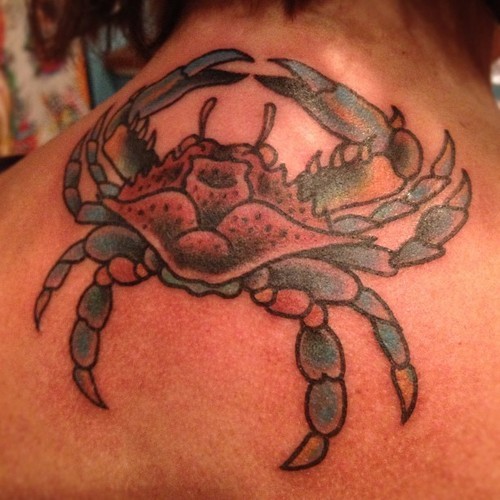 granchio blu tatuaggio bella idea disegno su spalla