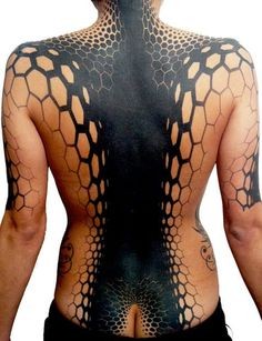 mozzafiato bianco e nero massiccio ornamento misterioso tatuaggio pieno di schiena