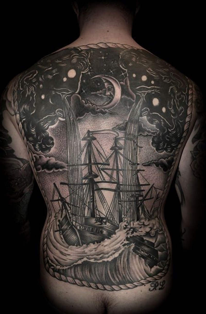 particolare massiccio molto dettagliato barca antica notturno tatuaggio pieno di schiena
